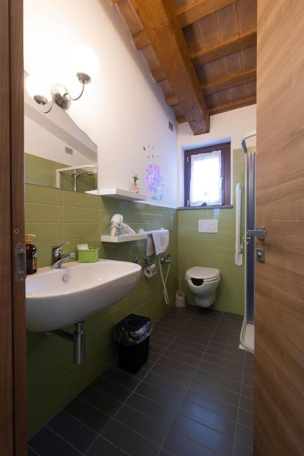 B&B Da Vi.Vi Urbania Exteriér fotografie
